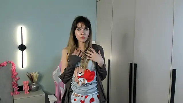 ElviaLoprestin Webbikameraesitys