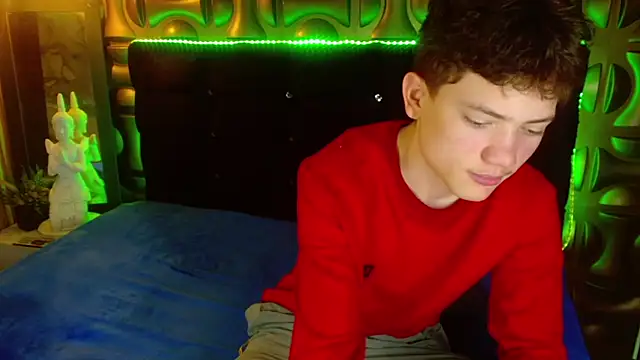 cruz_dante Adlı Modelin Canlı XXX Sohbeti