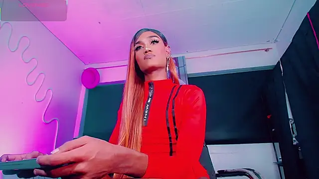 Kendall_hornyy – Kamerová šou