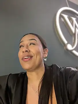 MiilaBlake: διαδικτυακό σόου στην κάμερα