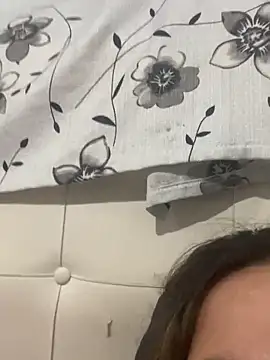 isadora437 Chat XXX in diretta