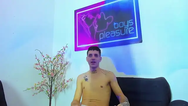 Pleasure_boys_hot Show Webcam