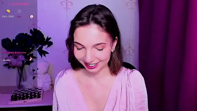 Chat XXX ao vivo de KindHazelHere_