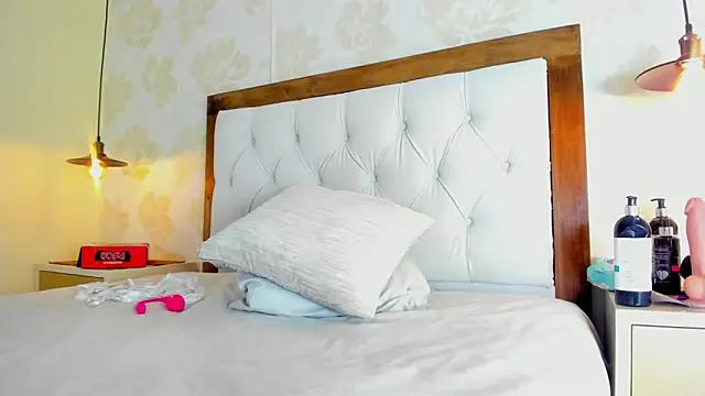 IRISCLARK1's Live XXX Chat