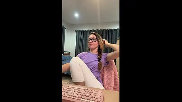 PocketElsa live XXX chat