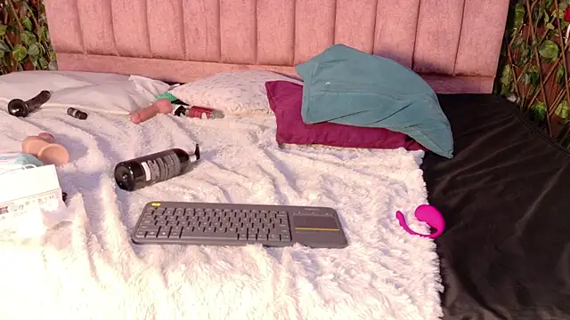 Chat +18 de MiaJanss ao vivo