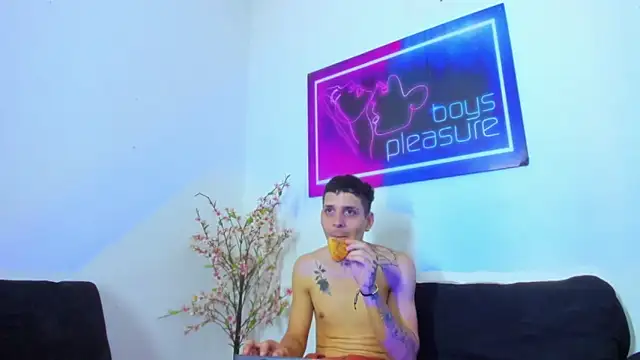 Pleasure_boys_hot 网络视讯表演