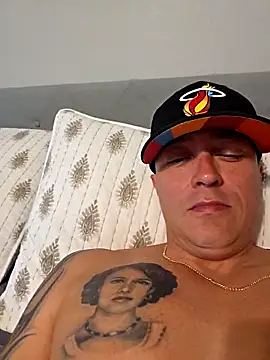 DoggiiDick: απευθείας συνομιλία ΧΧΧ