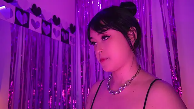 Онлайн чат XXX Gloomydoll