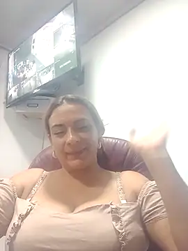 Milf-Prettyboobs' Live XXX Chat