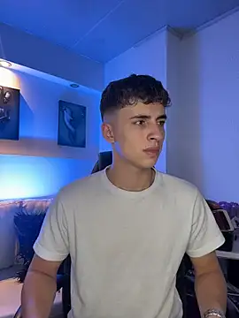 AdrianRinaldi Pertunjukan Webcam