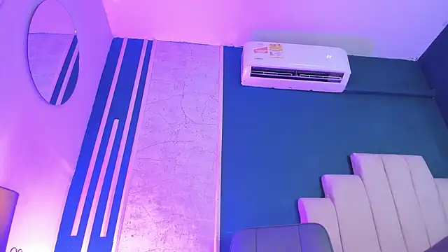 Czat XXX na żywo – Adrienne__