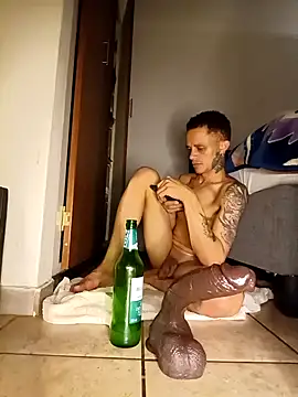 Brentrawbreed: διαδικτυακό σόου στην κάμερα