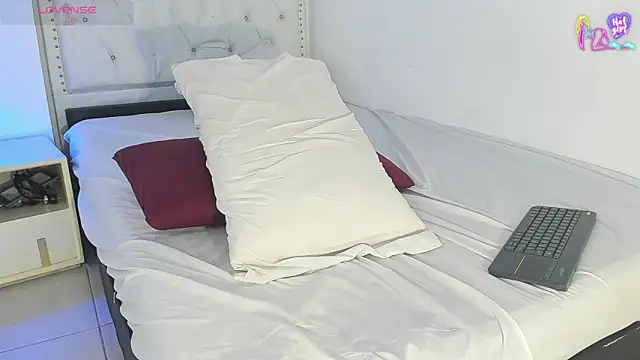 Angela_Garciaa Show in webcam