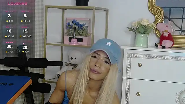 SarahRaynex live XXX chat