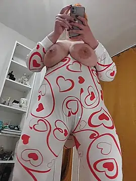 GingerFoxy live XXX chat