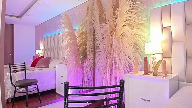 Viollet_xoxo's Live XXX Chat