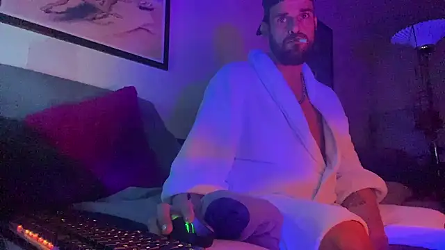 عرض كام Guyst049