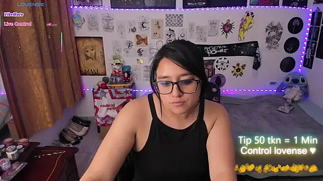 Cherry_blush_: онлайн-секс-чат