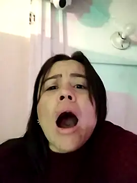 karlagiraldo198 Adlı Modelin Canlı XXX Sohbeti