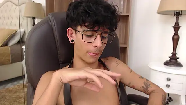 Ibratxandy: онлайн-секс-чат