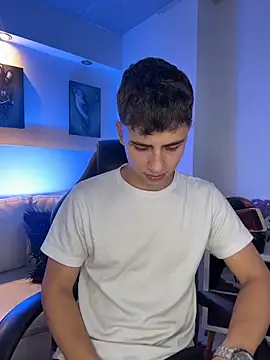 AdrianRinaldi – Naživo XXX chat