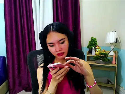 devine_goddess Webcam Show