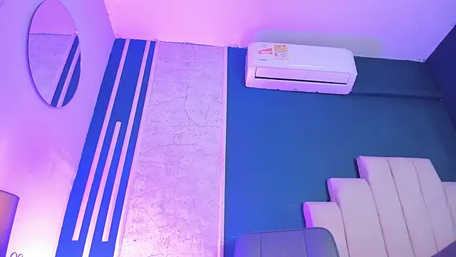 Adrienne__のライブXXXチャット