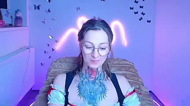 Esmi_Winter Chat XXX live