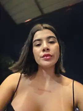 Sweetnahoxxx Adlı Modelin Canlı XXX Sohbeti