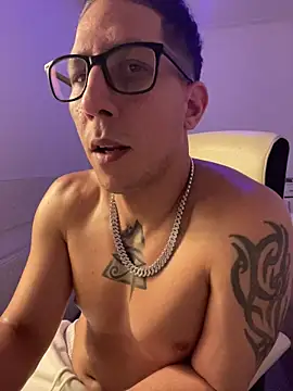 Chat +18 de TitanNoir ao vivo