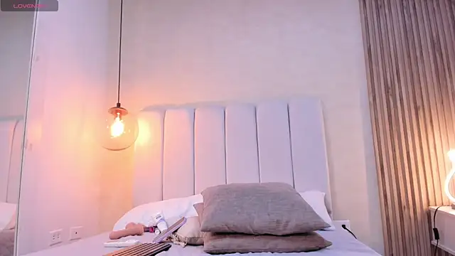 EmmaBlosoom webcam show