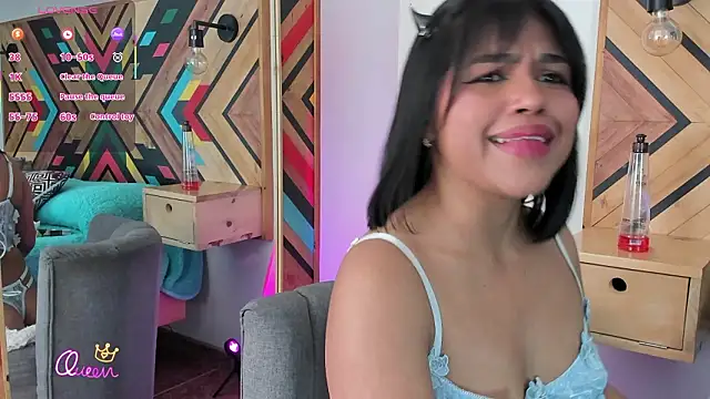 Chatroom XXX en direct de NaiirobiSwan