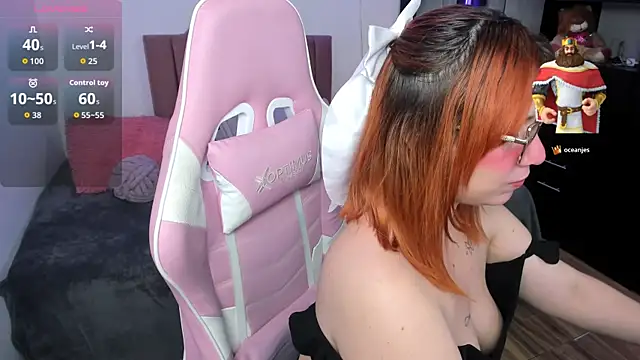 Chatroom XXX en direct de Nina_curves