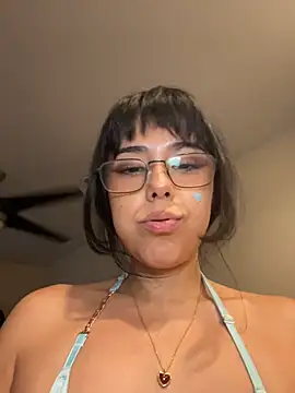 Chat XXX en directo de Evie-Luna