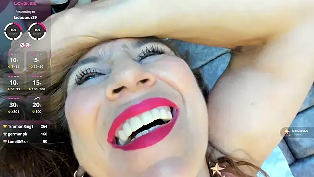 Matureyulyet Adlı Modelin Canlı XXX Sohbeti