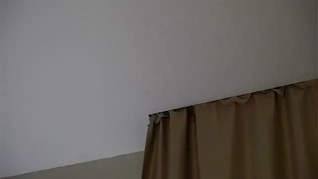 EffieHenri live XXX chat