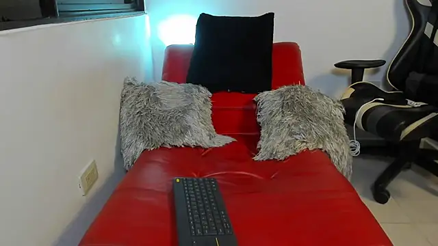 julian_wallace's Live XXX Chat