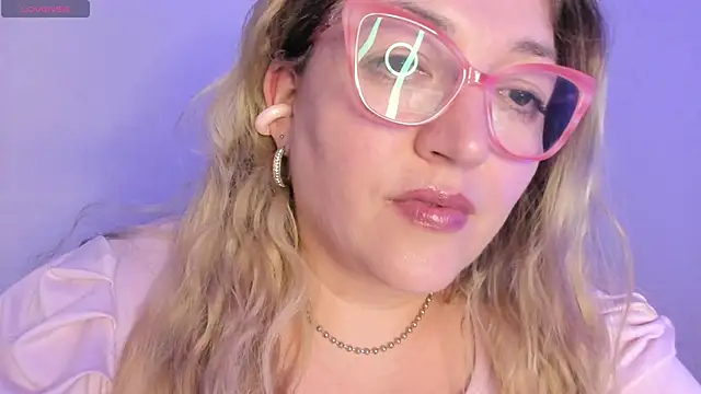 Naty_Mature_'s Webcam Show