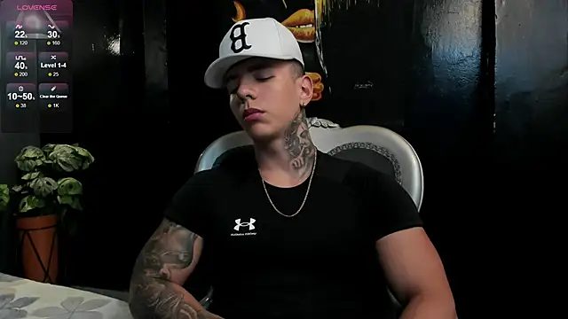 SalvatoreDmore Adlı Modelin Canlı XXX Sohbeti