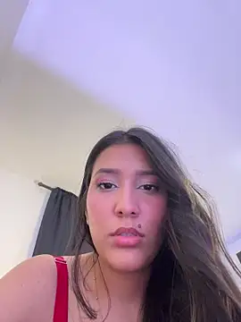 IsabellaJoness_ Adlı Modelin Canlı XXX Sohbeti