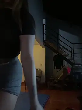 meydollhot: απευθείας συνομιλία ΧΧΧ