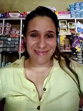 MIA-LARIOS' Live XXX Chat