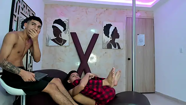 HORNY_PRETTY Adlı Modelin Canlı XXX Sohbeti