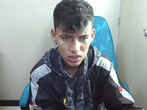 Astaroth_Grigori Adlı Modelin Canlı XXX Sohbeti