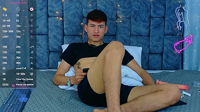 NicolasTorrez Adlı Modelin Canlı XXX Sohbeti