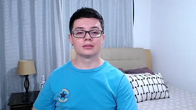 BlackFoXXX69 élő XXX-chatje