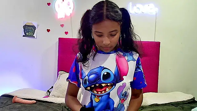 Ellie_Cute7: απευθείας συνομιλία ΧΧΧ