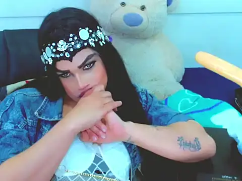 NharaBigCock – Kamerová šou