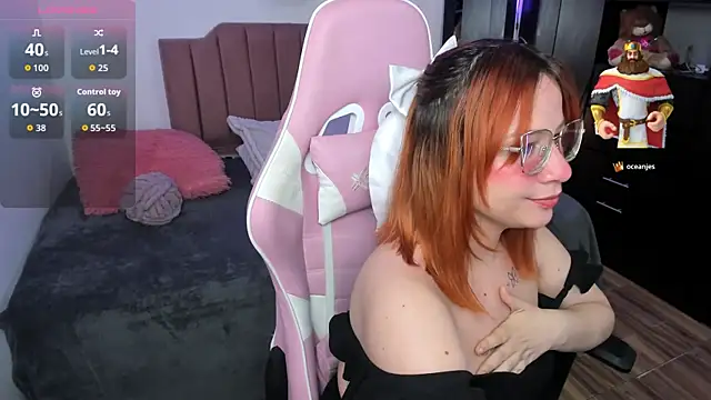 Nina_curves 即時 XXX 聊天